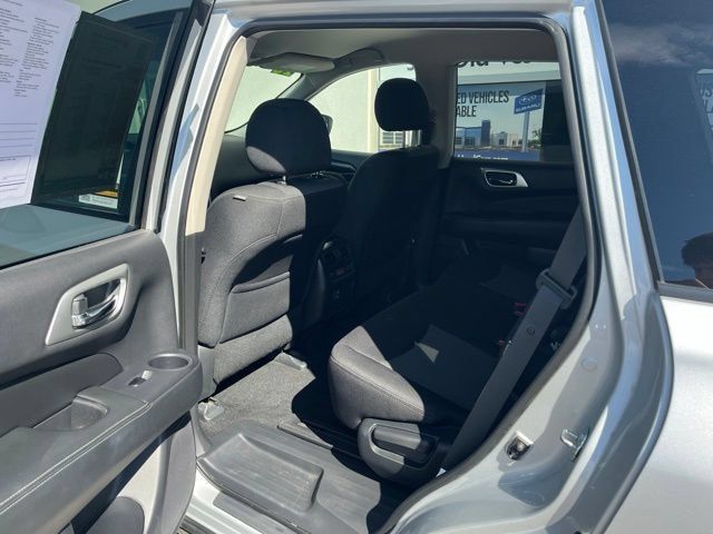 Used 2018 Nissan Pathfinder S AWD/4WD image 22