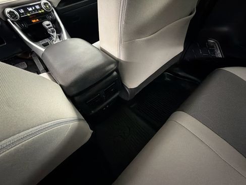 Used 2020 Toyota RAV4 XLE FWD image 20