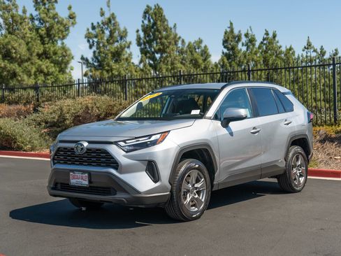 Certified 2024 Toyota RAV4 XLE AWD/4WD image 5