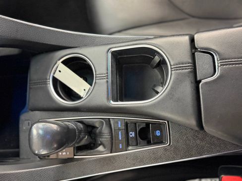 Used 2021 Toyota Avalon XLE FWD image 25
