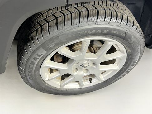 Used 2022 Jeep Renegade Latitude image 28