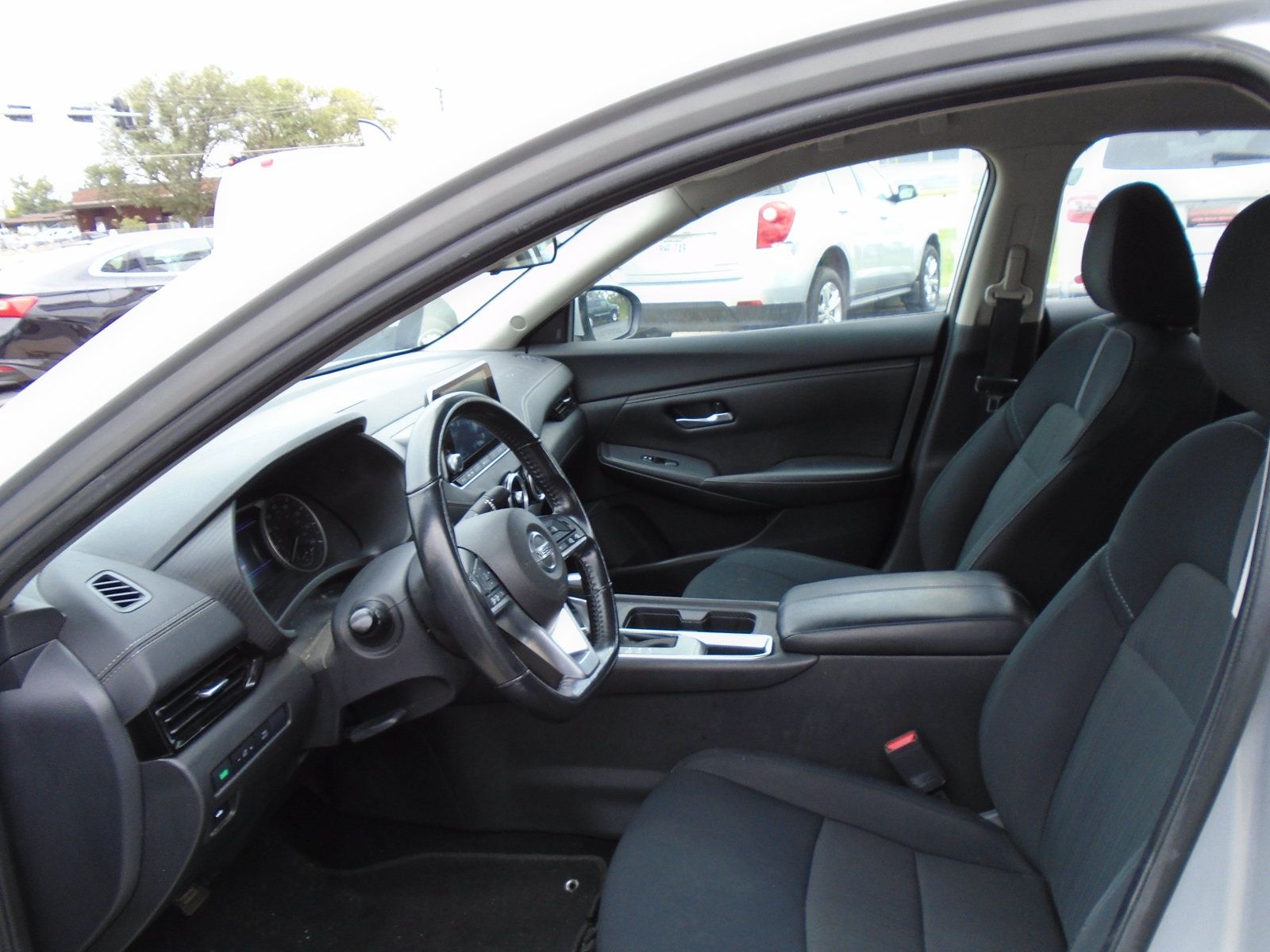 Used 2022 Nissan Sentra SV FWD image 11