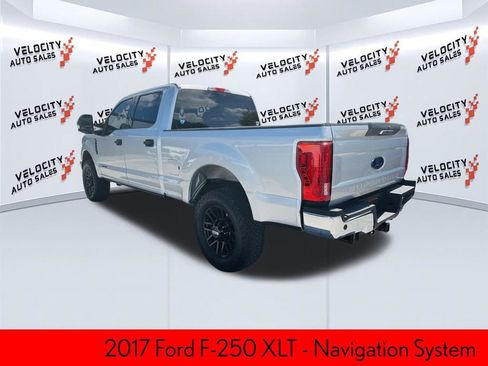 Used 2017 Ford F250 XLT AWD/4WD image 5