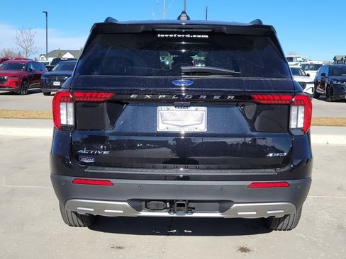 New 2026 Ford Explorer Active w/ Active Comfort Package image 10
