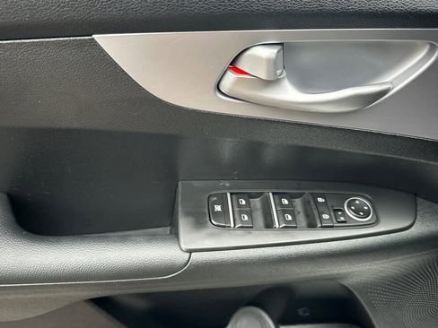 Used 2024 Kia Forte LXS image 13