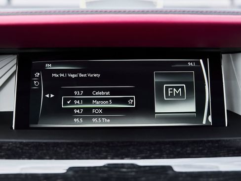 Used 2023 Rolls-Royce Phantom Sedan RWD image 87