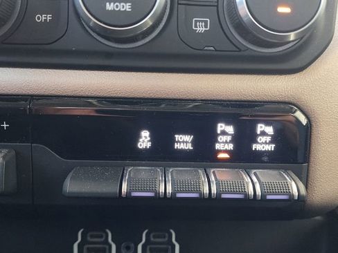 Used 2021 RAM 1500 Laramie AWD/4WD image 35