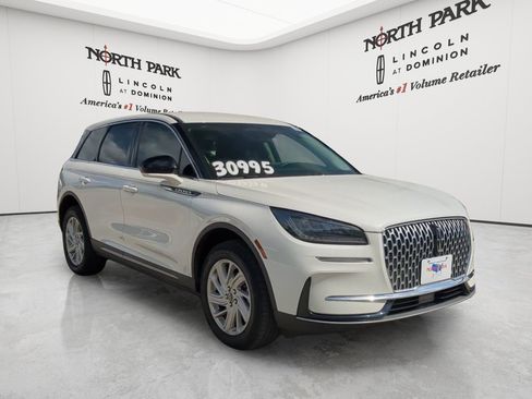 Used 2023 Lincoln Corsair FWD image 7
