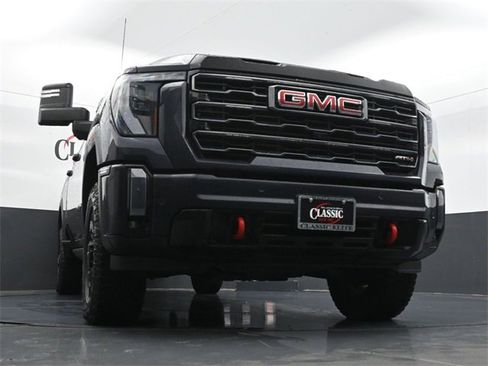 Used 2024 GMC Sierra 2500 AT4 w/ AT4 Premium Plus Package image 26
