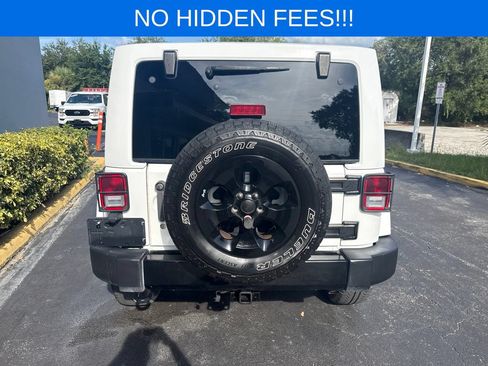 Used 2015 Jeep Wrangler Unlimited Sahara AWD/4WD image 5