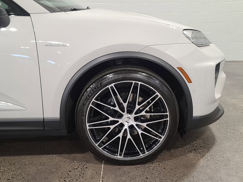 New 2026 Porsche Macan 4 Electric AWD/4WD image 11