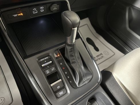 Used 2025 Honda CR-V EX image 17