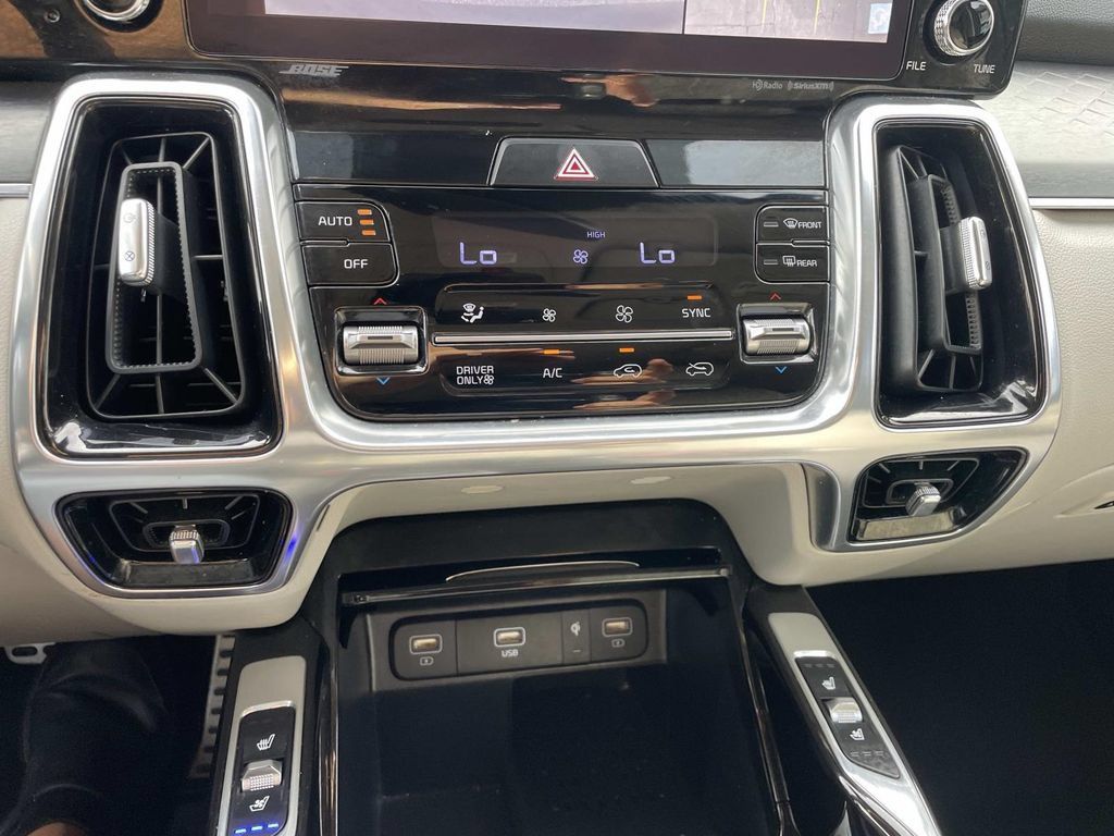 Used 2023 Kia Sorento SX Prestige w/ Panoramic Sunroof Package AWD/4WD image 24