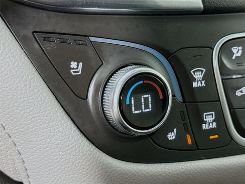 Used 2020 Chevrolet Equinox Premier AWD/4WD image 20