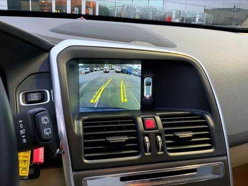 Used 2016 Volvo XC60 T5 Platinum image 28