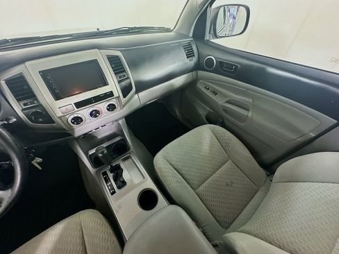 Used 2011 Toyota Tacoma 4x4 Double Cab w/ SR5 Pkg #2 image 11