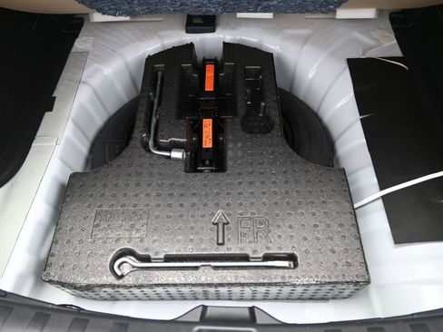 New 2025 Nissan Kicks Play S FWD image 16