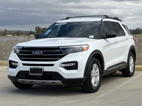 Used 2020 Ford Explorer XLT w/ Equipment Group 202A RWD image 5