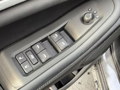 New 2025 Jeep Grand Cherokee Limited w/ Black Appearance Package image 10