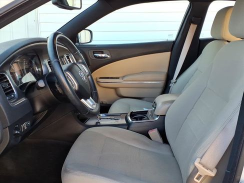 Used 2011 Dodge Charger SE w/ Connectivity Group image 8