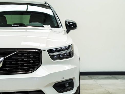 Used 2021 Volvo XC40 T5 R-Design w/ Protection Package Premier AWD/4WD image 4