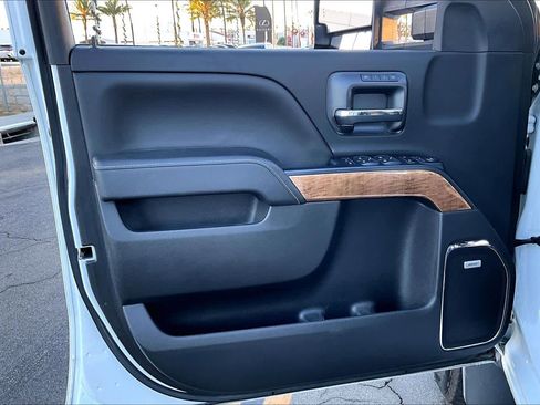 Used 2019 Chevrolet Silverado 2500 LTZ w/ Duramax Plus Package image 21