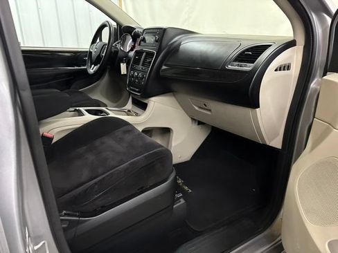 Used 2014 Dodge Grand Caravan SXT w/ Rear Park Assist Package FWD image 29