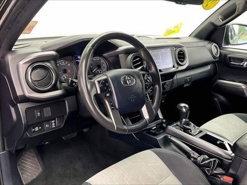 Used 2020 Toyota Tacoma TRD Off-Road image 14