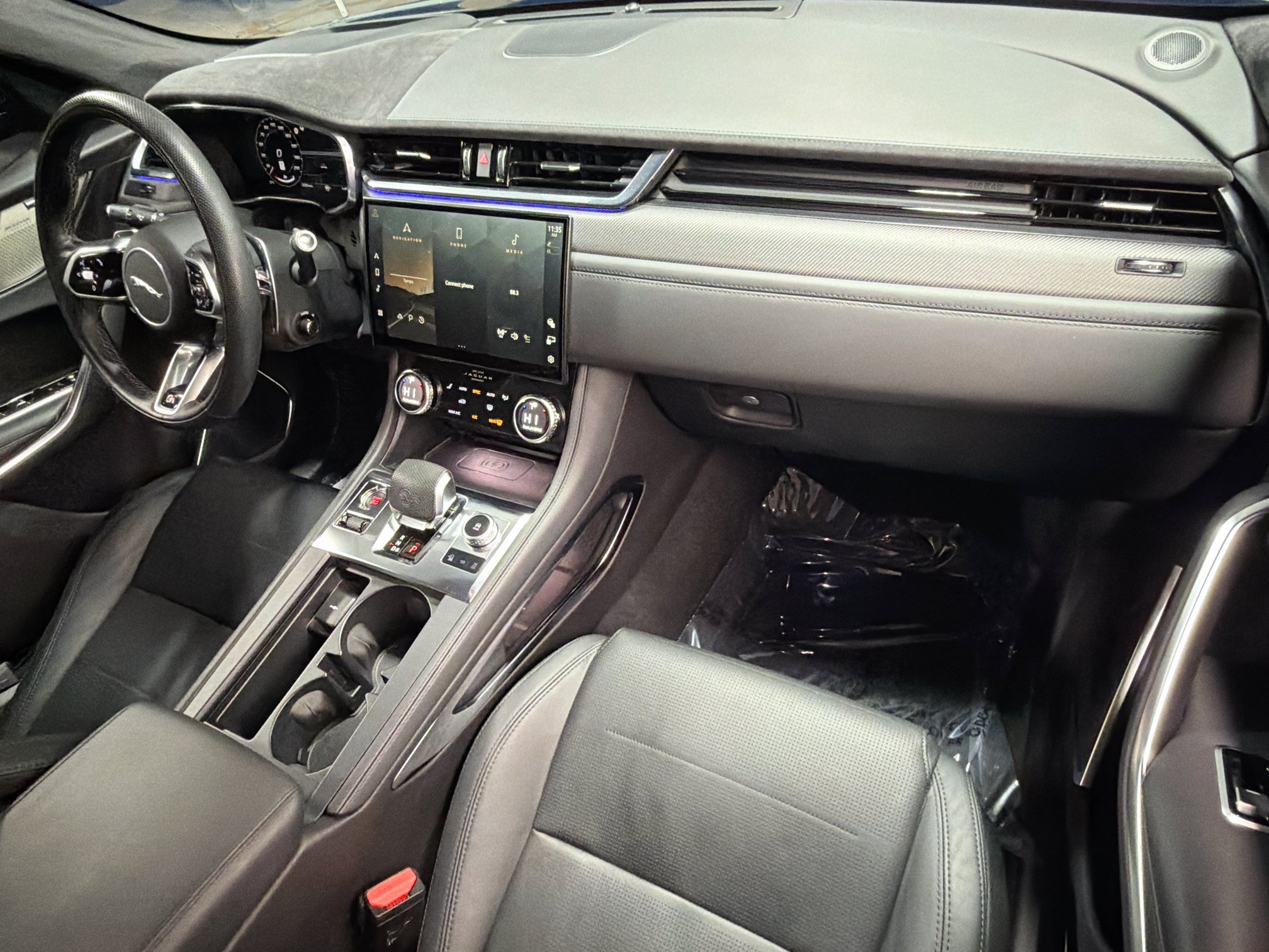 Used 2022 Jaguar F-PACE SVR AWD/4WD image 15