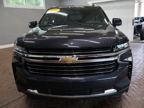 Used 2022 Chevrolet Suburban LT w/ Luxury Package AWD/4WD image 2