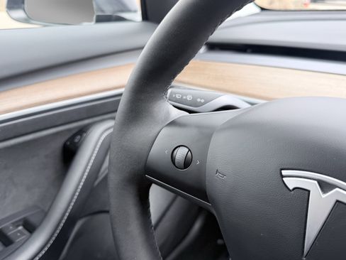 Used 2023 Tesla Model 3 Standard Range image 63