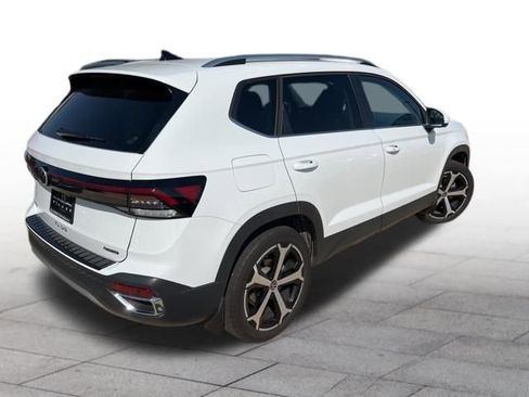 Used 2025 Volkswagen Taos SEL image 6
