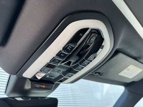 Used 2023 Porsche Macan S image 36