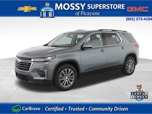 Used 2022 Chevrolet Traverse LT FWD image 1