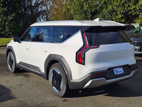 New 2026 Kia EV9 Wind image 7