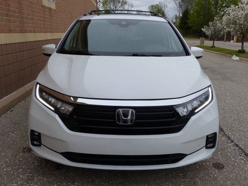 Used 2024 Honda Odyssey Elite image 5