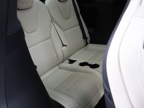 Used 2023 Tesla Model X image 32