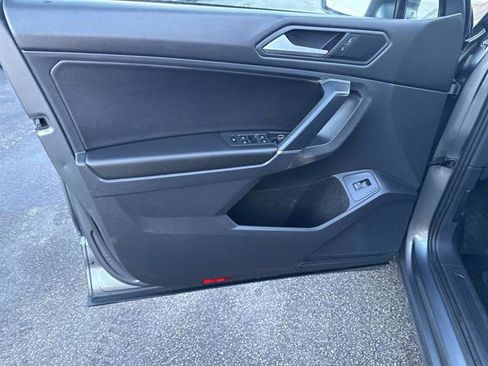 Used 2020 Volkswagen Tiguan SEL w/ 3rd Row Seat Package image 18