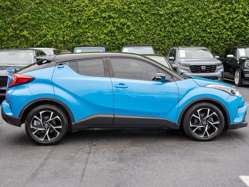 Used 2019 Toyota C-HR XLE image 4