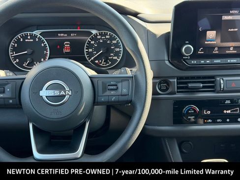 Used 2025 Nissan Pathfinder S FWD image 34