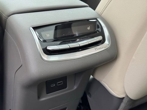 Used 2023 Cadillac XT6 Premium Luxury image 18