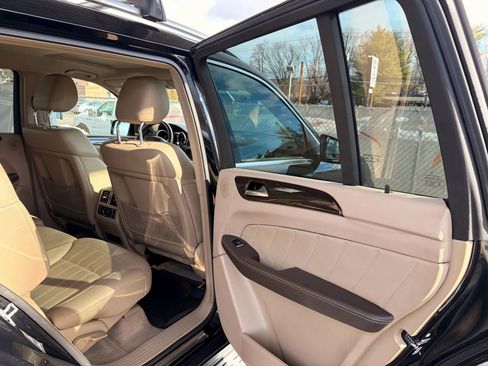 Used 2016 Mercedes-Benz GL 450 4MATIC image 27