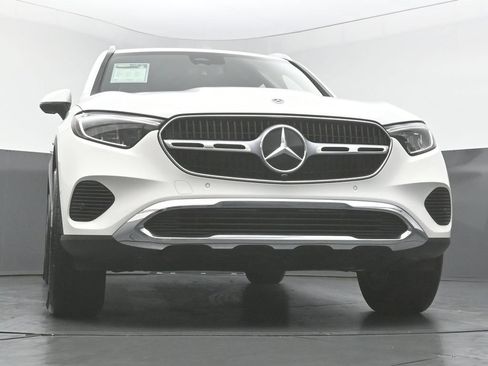 Used 2025 Mercedes-Benz GLC 300 4MATIC image 48