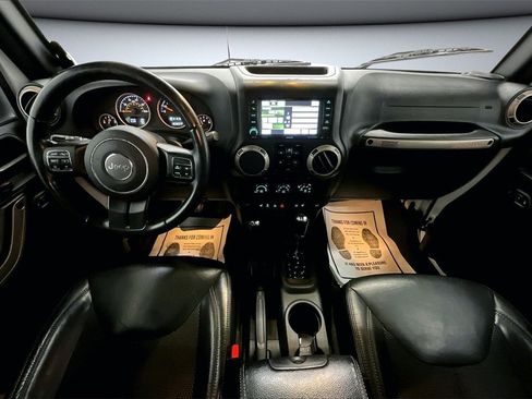 Used 2017 Jeep Wrangler Unlimited Sahara image 7