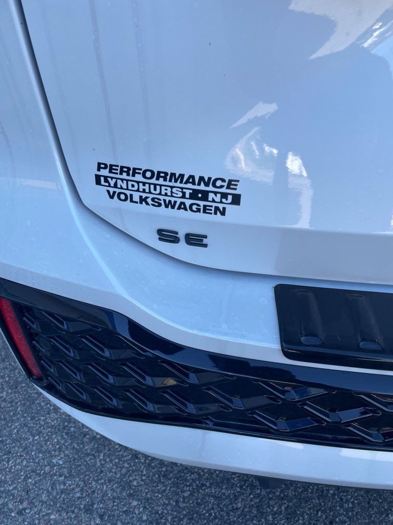 New 2026 Volkswagen Tiguan SE R-Line AWD/4WD image 8