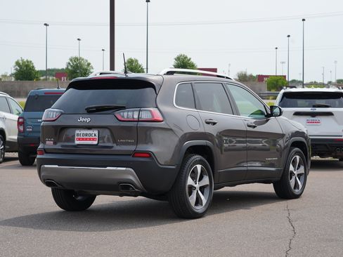 Used 2020 Jeep Cherokee Limited AWD/4WD image 3