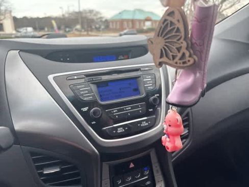 Used 2013 Hyundai Elantra Limited image 2