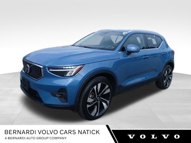 Certified 2023 Volvo XC40 B5 Plus w/ Driver Assist Package AWD/4WD image 1