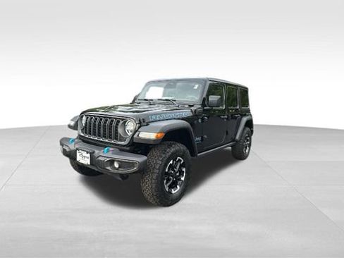 Used 2025 Jeep Wrangler Unlimited Rubicon 4xe AWD/4WD image 3