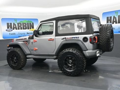 Used 2018 Jeep Wrangler Sport AWD/4WD image 3